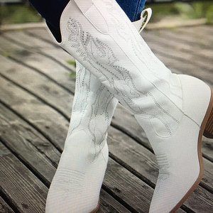 White Size 9 Cowboy Boots Faux Leather - Just gorgeous NEW 14 Calf